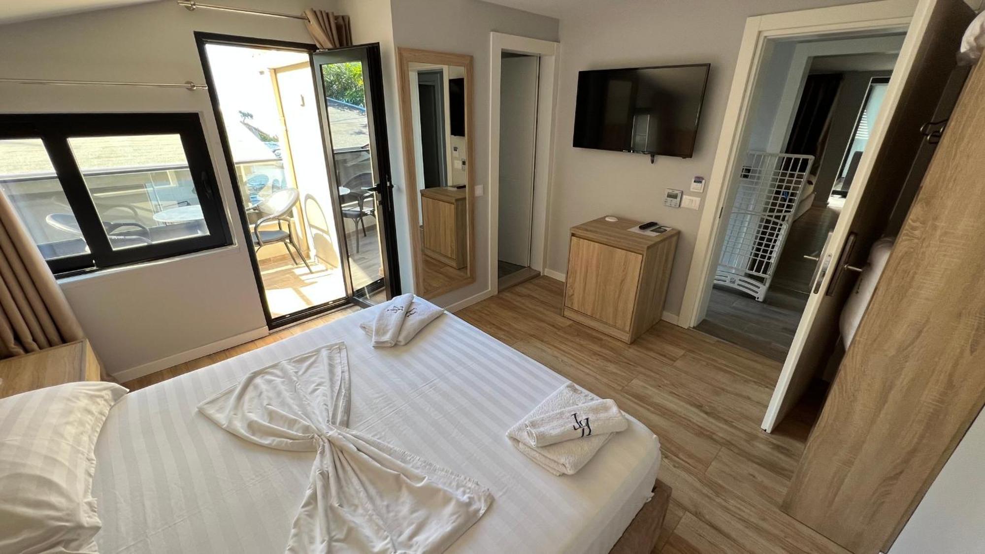 Villa Tramonto Vlore Radhimë Exterior foto